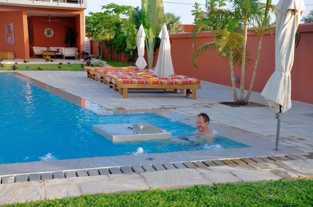 Leo'S Beach Hotel - Adults Only Brufut エクステリア 写真